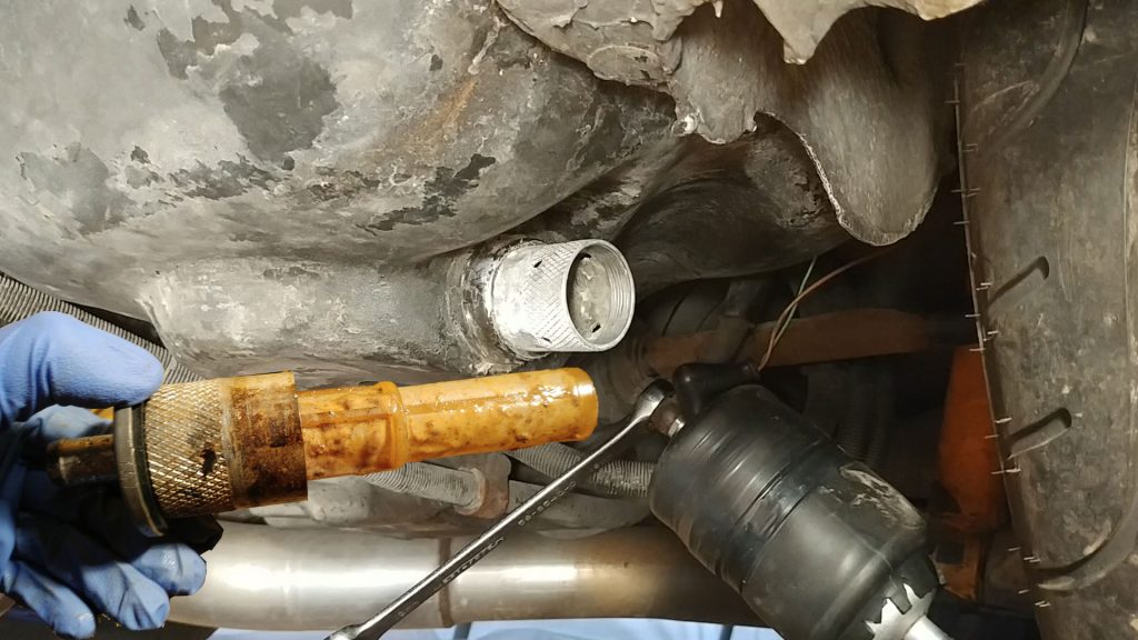 Porsche 944 turbo Fuel strainer Replacement